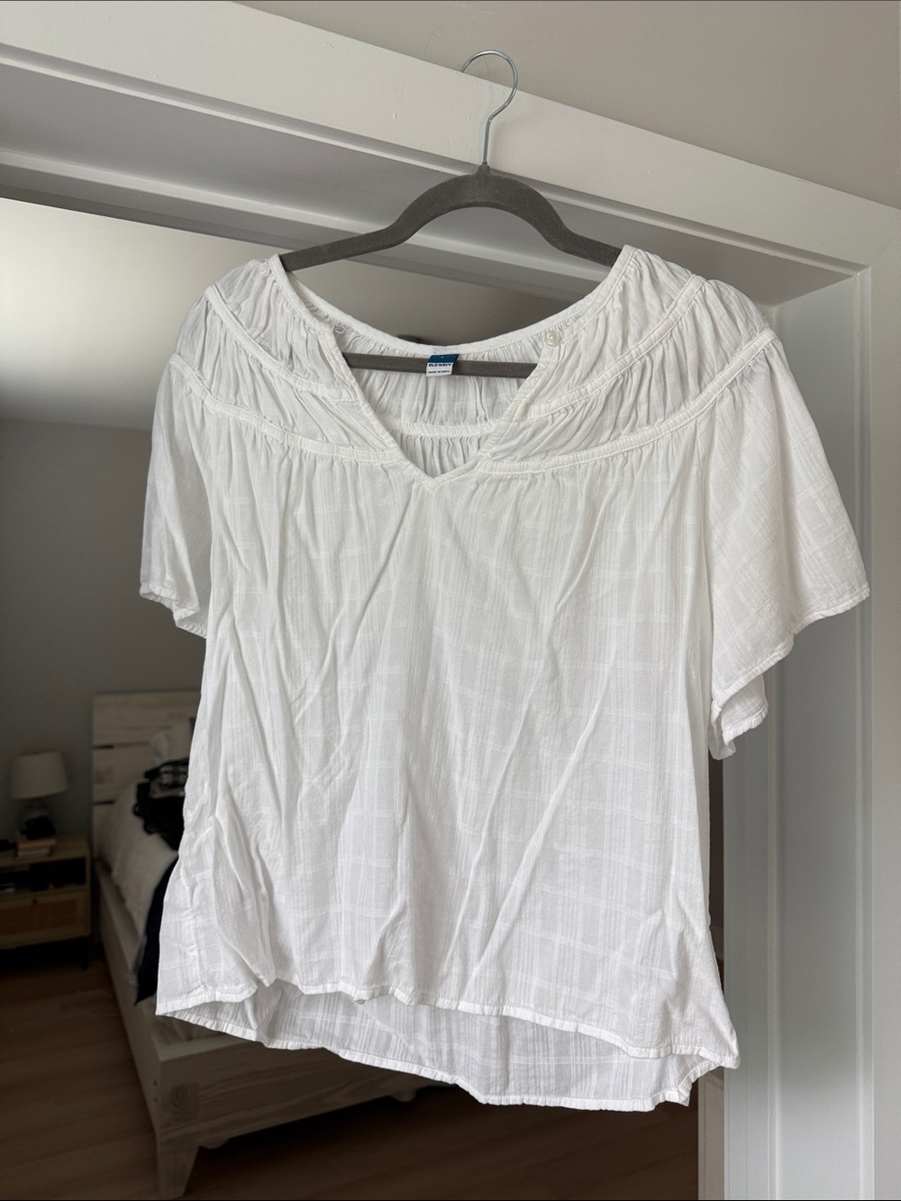 Old Navy White Lightweight V-Neck Peasant Blouse